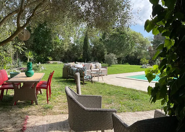 Le Jardin De Lacoste