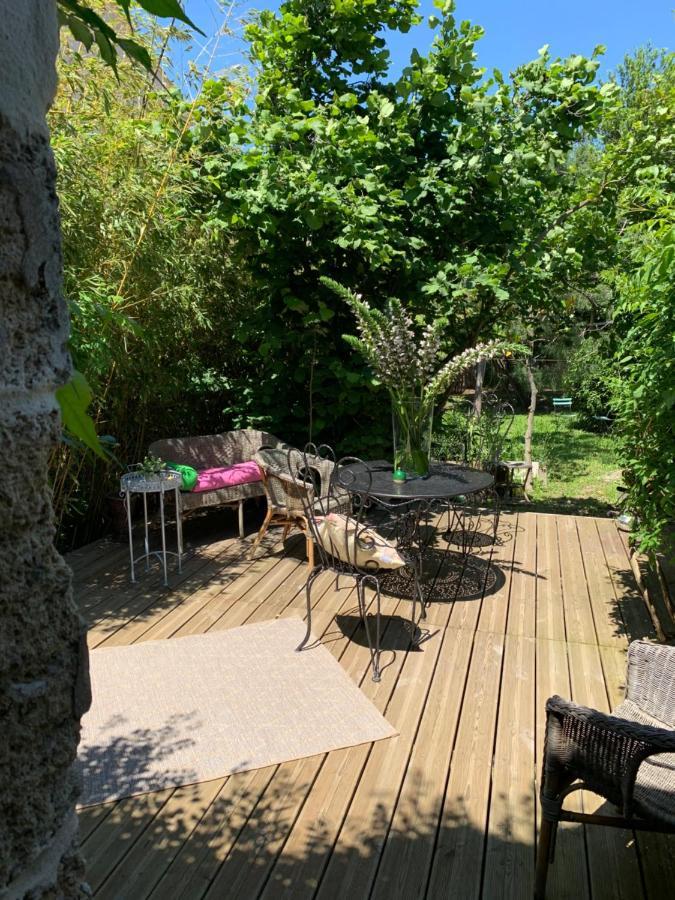 Le Jardin De Lacoste Couette-café 2*